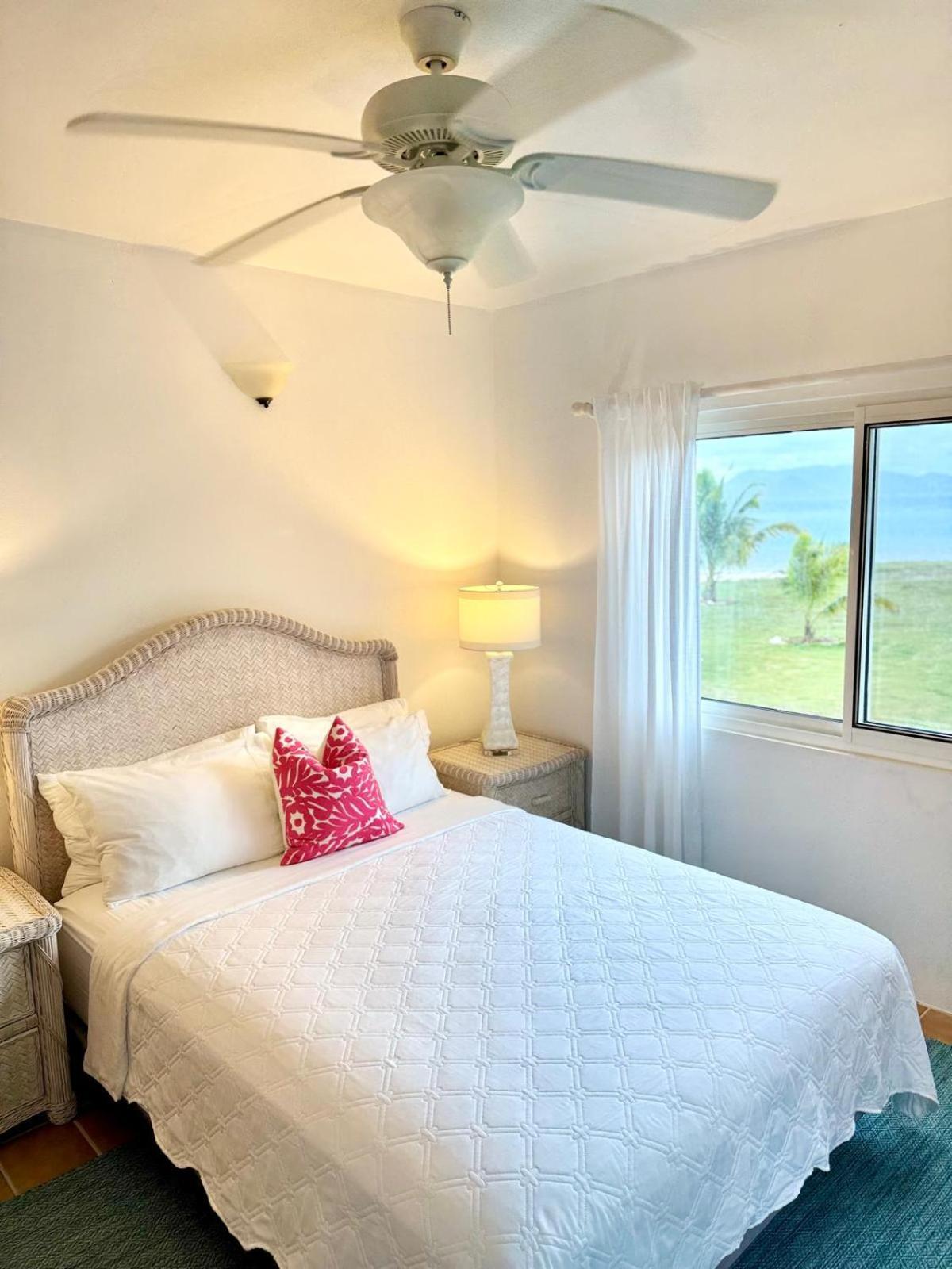 Coralito Bay Suites & Villas Валли Экстерьер фото